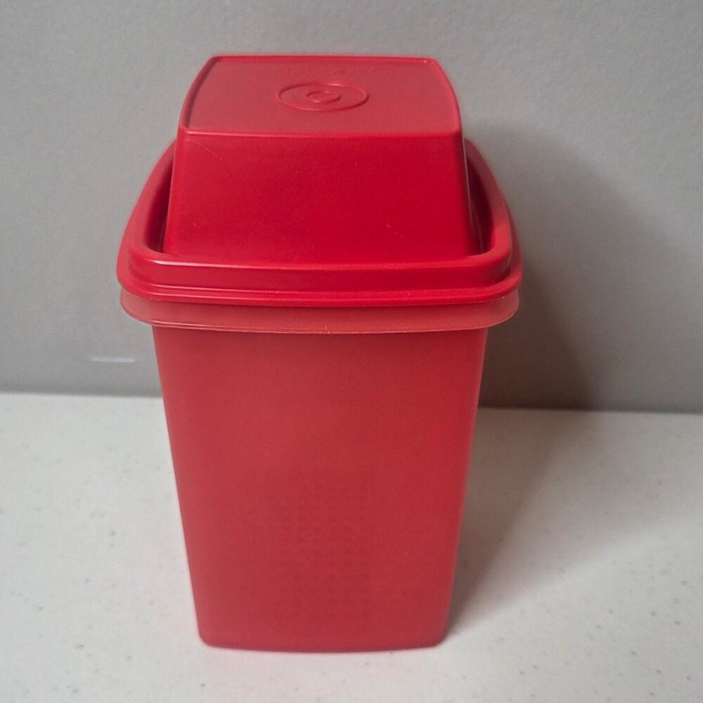 Tupperware Pick-A-Deli Pickle Keeper Large 8 Cup 3 Piece Red